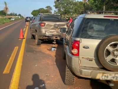 Imagem da notícia Casal fica ferido durante engavetamento envolvendo quatro veículos na BR-262, em Três Lagoas